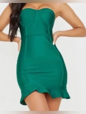 PrettyLittleThing Strapless Emerald Green Bodycon Dress with Fluted Hem